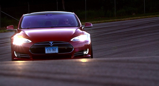 Электромобиль Tesla Model S P85D «сломал» систему рейтинга Consumer Reports