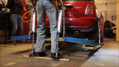 exoskeleton_mini_cooper-930x523