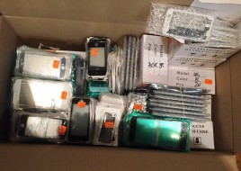 В Киеве изъяли технику Apple на 1 млн грн