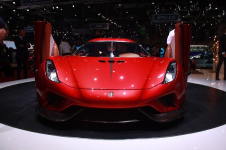 Гиперкар Koenigsegg Regera 2016 разгоняется до 400 км/ч всего за 20 секунд