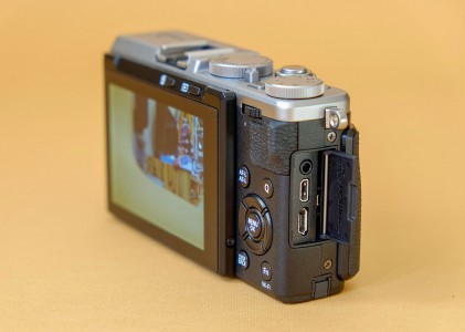 Fujifilm X70