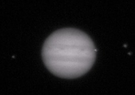 С Юпитером столкнулся неизвестный объект