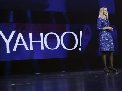 yahoo-quarterly-revenue-falls-15-percent