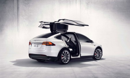 Tesla отзывает электромобили Model X из-за выявленного дефекта в сидениях третьего ряда