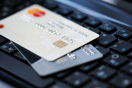 В 2016 году от мошенничества пострадал каждый сотый держатель платежных карт в Украине, «доход» мошенников составил почти 340 млн грн