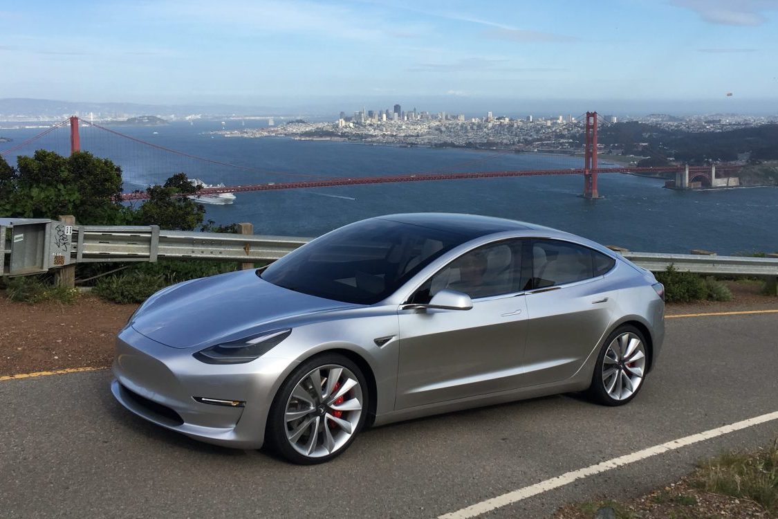 Илон Маск выложил в сеть ролик тест-драйва электромобиля Tesla Model 3