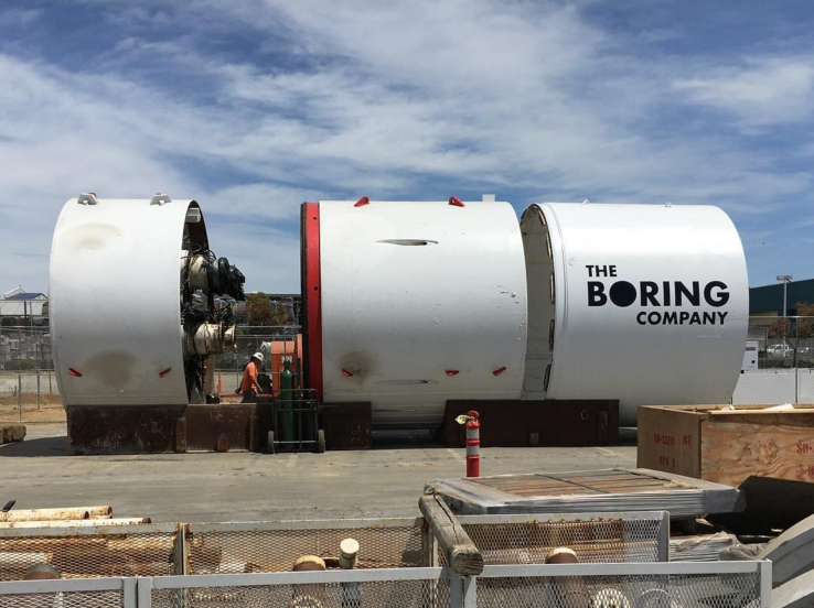 Илон Маск продемонстрировал первые тестирования тоннеля Hyperloop