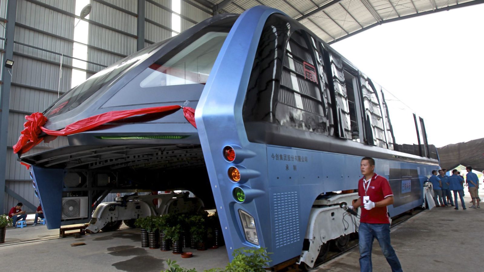 Китайские правоохранители обвинили разработчиков «Transit Elevated Bus» в мошенничестве