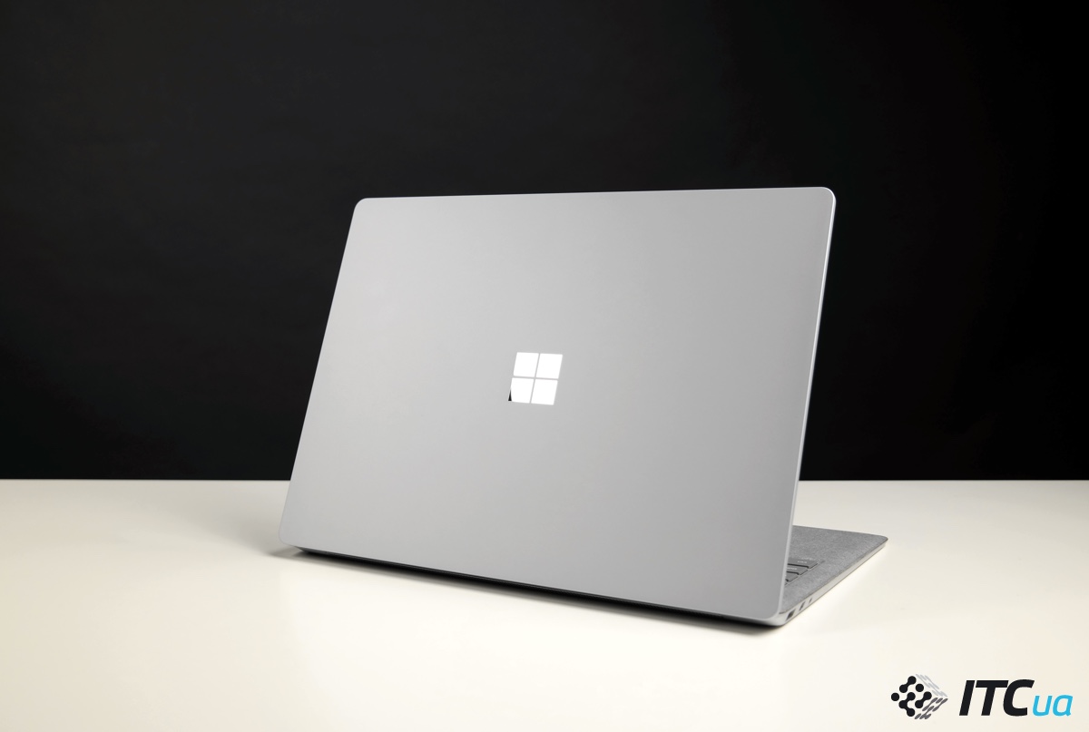   Microsoft Surface Laptop