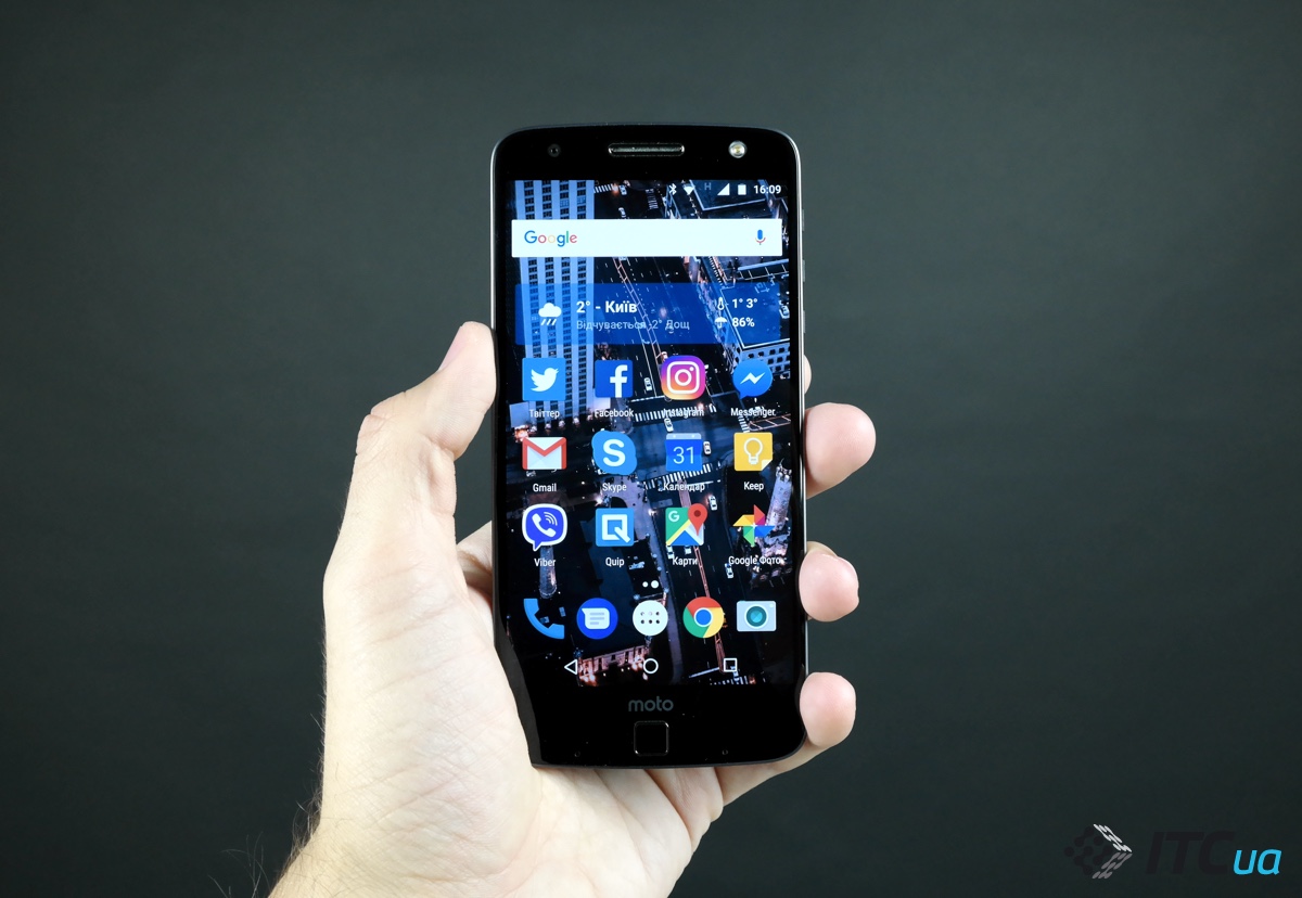  :  Google Pixel  Galaxy S8, HTC U11, iPhone 7 Plus  Moto Z