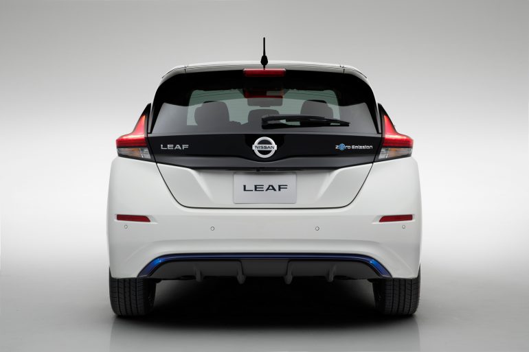 Nissan Leaf 2018  :  ,  110 ,  40 ,   240     $29,9 .