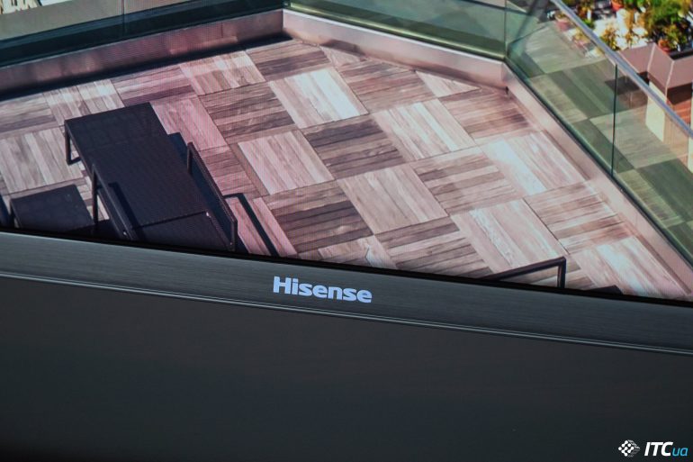   Hisense 55M7030UWG