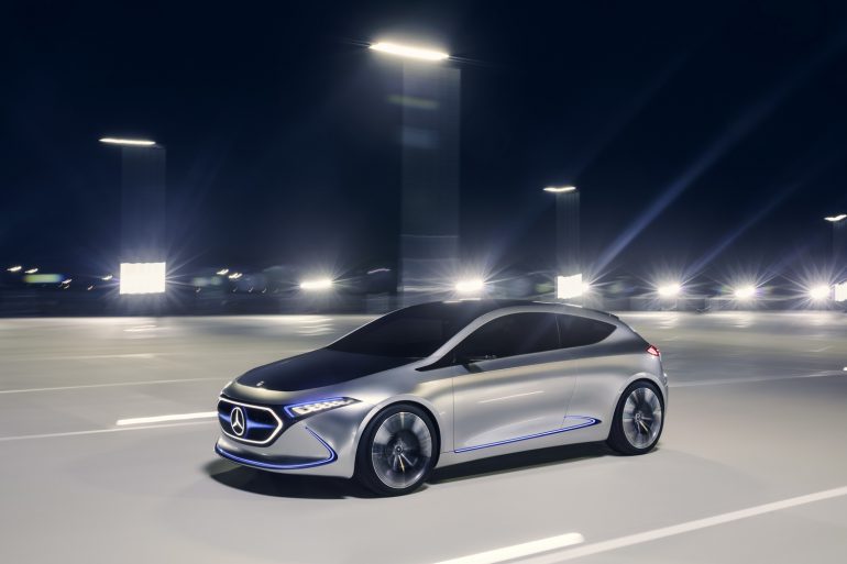 Mercedes инвестирует $600 млн в фабрику во Франции, где будет производить компактный электрический хэтчбек Mercedes EQA