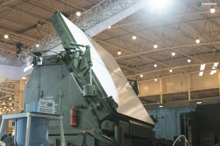 «Укроборонпром» представил новый 3D-радар 80К6Т от НПК «Искра», способный отслеживать до 500 целей одновременно в радиусе 500 км и на высотах до 40 км «Укроборонпром» представил новый 3D-радар 80К6Т от НПК «Искра», способный отслеживать до 500 целей одновременно в радиусе 500 км и на высотах до 40 км