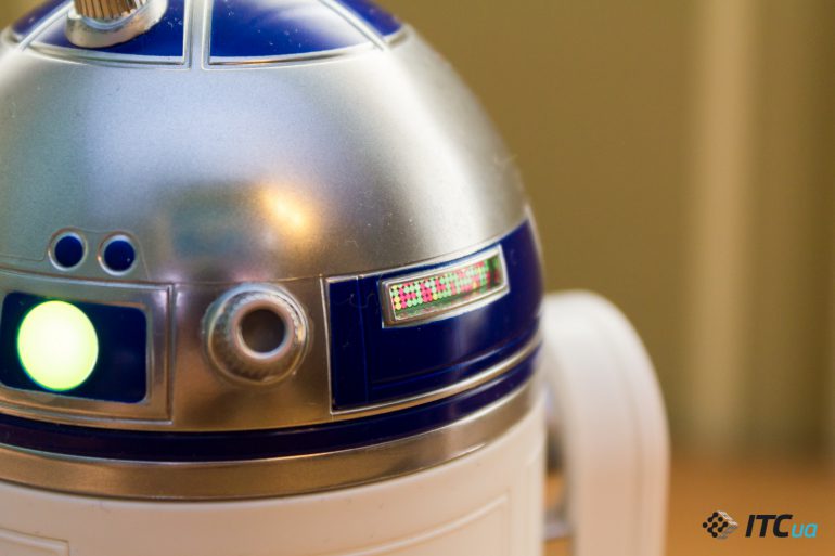    Sphero R2-D2