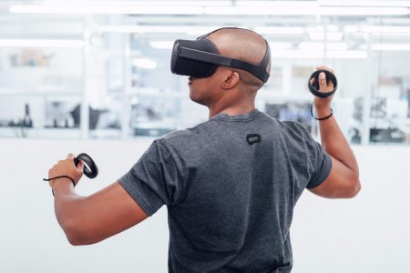Oculus представила обновленную автономную VR-гарнитуру Santa Cruz с усовершенствованными контроллерами, но разработчики получат ее не раньше 2018 года Oculus представила обновленную автономную VR-гарнитуру Santa Cruz с усовершенствованными контроллерами, но разработчики получат ее не раньше 2018 года