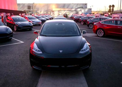 СМИ: Илон Маск договорился о строительстве завода Tesla в Китае СМИ: Илон Маск договорился о строительстве завода Tesla в Китае
