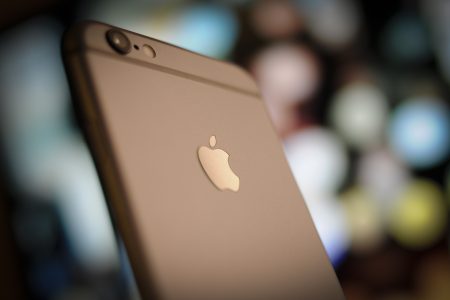 В Израиле за замедление iPhone с Apple потребовали $125 млн В Израиле за замедление iPhone с Apple потребовали $125 млн