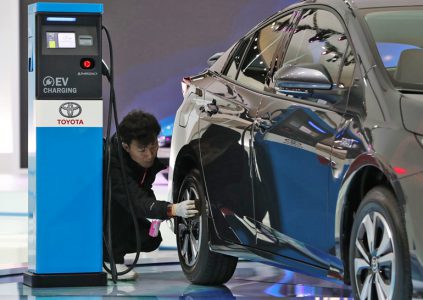 Toyota и Panasonic планируют совместно улучшать призматические батареи для использования в электромобилях Toyota и Panasonic планируют совместно улучшать призматические батареи для использования в электромобилях