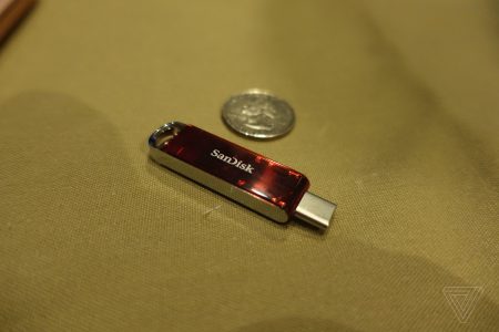 Western Digital представила самую маленькую в мире флэшку объемом 1 ТБ с разъемом USB-C и ряд других устройств хранения данных Western Digital представила самую маленькую в мире флэшку объемом 1 ТБ с разъемом USB-C и ряд других устройств хранения данных