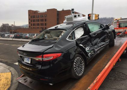 В результате аварии с участием самоуправляемого автомобиля Ford два человека попали в больницу В результате аварии с участием самоуправляемого автомобиля Ford два человека попали в больницу