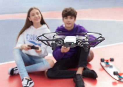 Tello – компактный дрон стоимостью $99 на базе технологий Intel и DJI Tello – компактный дрон стоимостью $99 на базе технологий Intel и DJI