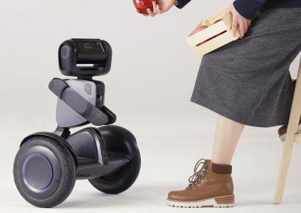 Робот Segway Loomo может использоваться в качестве гироскутера, тележки или системы наблюдения Робот Segway Loomo может использоваться в качестве гироскутера, тележки или системы наблюдения