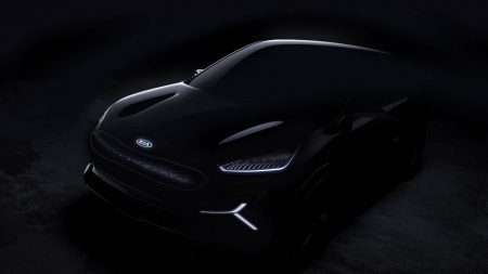 Kia опубликовала тизерные фото концепта электрокроссовера Kia Niro EV, который будет представлен на CES 2018 Kia опубликовала тизерные фото концепта электрокроссовера Kia Niro EV, который будет представлен на CES 2018