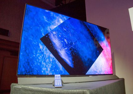 Panasonic показала 4K OLED телевизоры FZ800 и FZ950 Panasonic показала 4K OLED телевизоры FZ800 и FZ950
