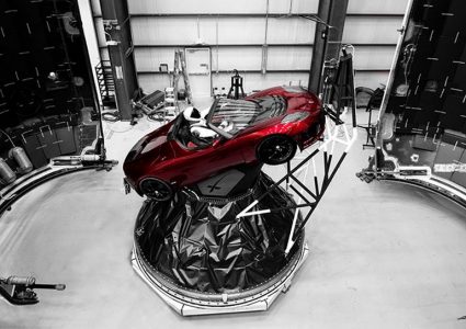 Илон Маск подтвердил завтрашний запуск ракеты Falcon Heavy и опубликовал фото готовящегося к отправке в космос спорткара Tesla Roadster с «астронавтом» в скафандре SpaceX Илон Маск подтвердил завтрашний запуск ракеты Falcon Heavy и опубликовал фото готовящегося к отправке в космос спорткара Tesla Roadster с «астронавтом» в скафандре SpaceX