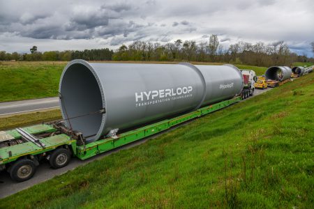 Hyperloop Transportation Technologies начинает строительство первого тестового трека и готовится к началу испытания уже в этом году Hyperloop Transportation Technologies начинает строительство первого тестового трека и готовится к началу испытания уже в этом году