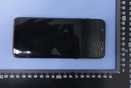 Вживую смартфон Samsung Galaxy A6+ выглядит несколько иначе, чем на компьютерных изображениях Вживую смартфон Samsung Galaxy A6+ выглядит несколько иначе, чем на компьютерных изображениях