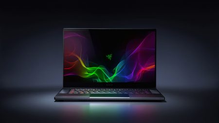 Razer анонсировала самый компактный 15,6-дюймовый игровой ноутбук с 6-ядерным процессором Intel и ценой от $1899 Razer анонсировала самый компактный 15,6-дюймовый игровой ноутбук с 6-ядерным процессором Intel и ценой от $1899