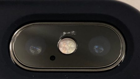 Все больше владельцев iPhone X жалуются на потрескавшееся стекло основной камеры смартфона Все больше владельцев iPhone X жалуются на потрескавшееся стекло основной камеры смартфона