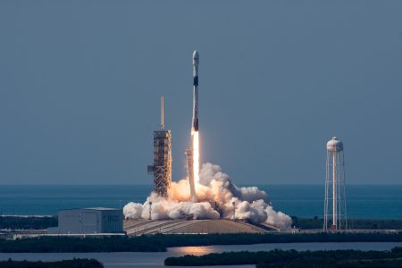 SpaceX выпустит еще 30-40 первых ступеней Falcon 9 для ~300 запусков в течение 5 лет, после чего перейдет на использование новых ракет BFR SpaceX выпустит еще 30-40 первых ступеней Falcon 9 для ~300 запусков в течение 5 лет, после чего перейдет на использование новых ракет BFR