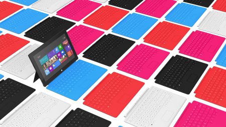 Bloomberg: Microsoft выпустит новые бюджетные планшеты Surface, чтобы более успешно конкурировать с Apple iPad Bloomberg: Microsoft выпустит новые бюджетные планшеты Surface, чтобы более успешно конкурировать с Apple iPad