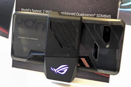 Геймерский смартфон ASUS ROG Phone набрал в Geekbench более 2500/9500 баллов, став самым быстрым Android-смартфоном рейтинга Геймерский смартфон ASUS ROG Phone набрал в Geekbench более 2500/9500 баллов, став самым быстрым Android-смартфоном рейтинга