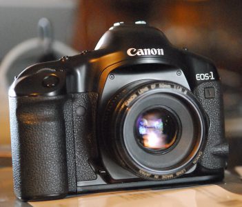 Canon прекращает продажи своей последней пленочной фотокамеры Canon прекращает продажи своей последней пленочной фотокамеры