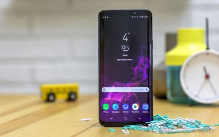 Смартфон Samsung Galaxy S10 может получить тройную камеру, 3D сенсор и сканер отпечатков пальцев в дисплее Смартфон Samsung Galaxy S10 может получить тройную камеру, 3D сенсор и сканер отпечатков пальцев в дисплее