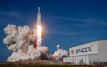 «Втрое дешевле, чем у Lockheed Martin и Boeing»: SpaceX заполучила первый военный контракт для Falcon Heavy «Втрое дешевле, чем у Lockheed Martin и Boeing»: SpaceX заполучила первый военный контракт для Falcon Heavy