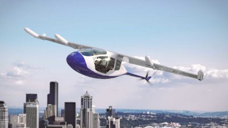 Rolls-Royce тоже планирует запустить летающее такси. Оно сможет летать на 800 км со скоростью до 400 км/ч Rolls-Royce тоже планирует запустить летающее такси. Оно сможет летать на 800 км со скоростью до 400 км/ч