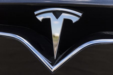 Илон Маск: Tesla останется публичной компанией Илон Маск: Tesla останется публичной компанией