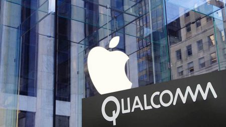 Qualcomm обвинила Apple в краже технической информации и передаче её Intel для улучшения производства модемов Qualcomm обвинила Apple в краже технической информации и передаче её Intel для улучшения производства модемов
