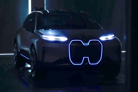 Немцы показали тизерное видео своего флагманского электромобиля BMW Vision iNEXT, анонс состоится 9 сентября 2018 года Немцы показали тизерное видео своего флагманского электромобиля BMW Vision iNEXT, анонс состоится 9 сентября 2018 года