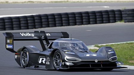 Электромобиль Volkswagen I.D. R не вернется в следующем году на Пайкс Пик для защиты титула, а сосредоточится на подготовке к чемпионату e-WRX Электромобиль Volkswagen I.D. R не вернется в следующем году на Пайкс Пик для защиты титула, а сосредоточится на подготовке к чемпионату e-WRX