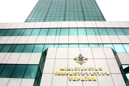 Мининфраструктуры хочет проложить кабельную канализацию вдоль строящихся автомобильных дорог и сдавать ее в аренду операторам Мининфраструктуры хочет проложить кабельную канализацию вдоль строящихся автомобильных дорог и сдавать ее в аренду операторам