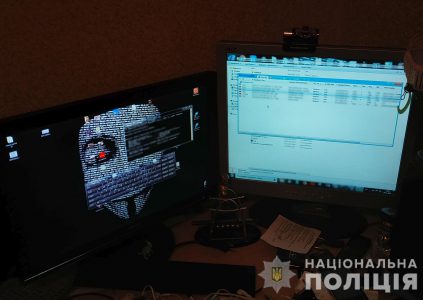 Киберполиция выявила украинского хакера, инфицировавшего компьютеры более чем в 50 странах мира Киберполиция выявила украинского хакера, инфицировавшего компьютеры более чем в 50 странах мира
