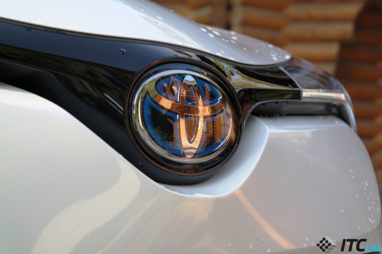  Toyota C-HR:     