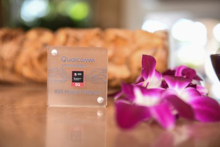 Qualcomm официально анонсировала мобильный чипсет Snapdragon 855, но пока не спешит делиться подробностями Qualcomm официально анонсировала мобильный чипсет Snapdragon 855, но пока не спешит делиться подробностями