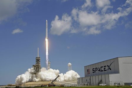 SpaceX сокращает 10% персонала SpaceX сокращает 10% персонала